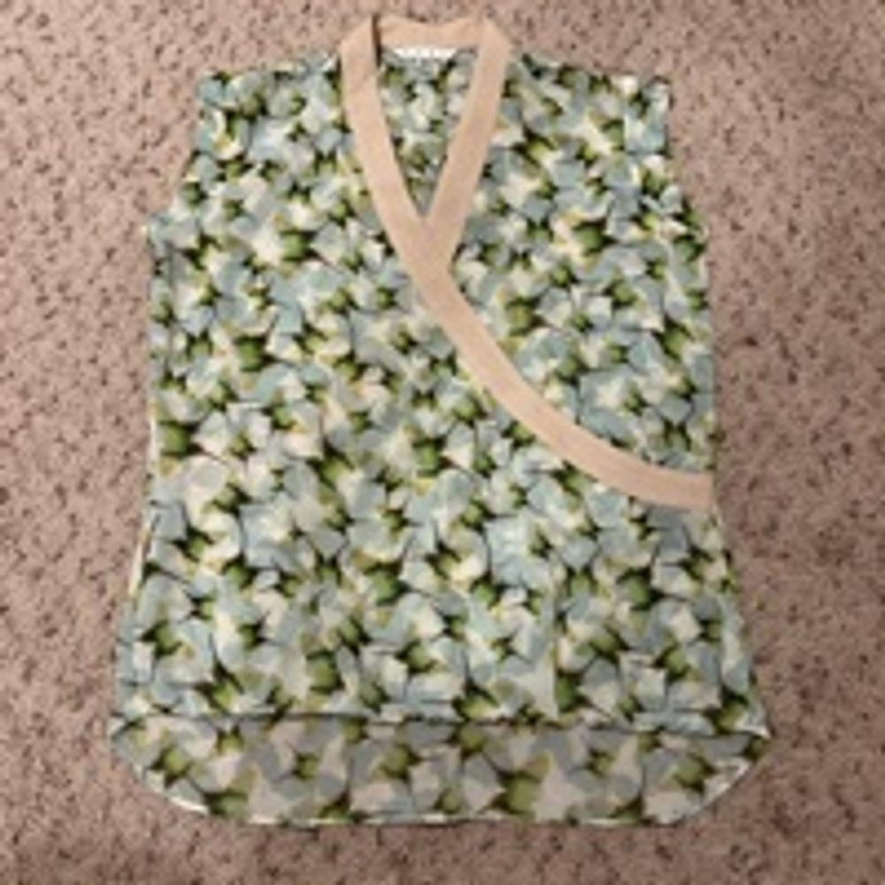 Women's Cabi Butterfly Faux Wrap Blouse XS Blue Green Floral Sleeveless 234